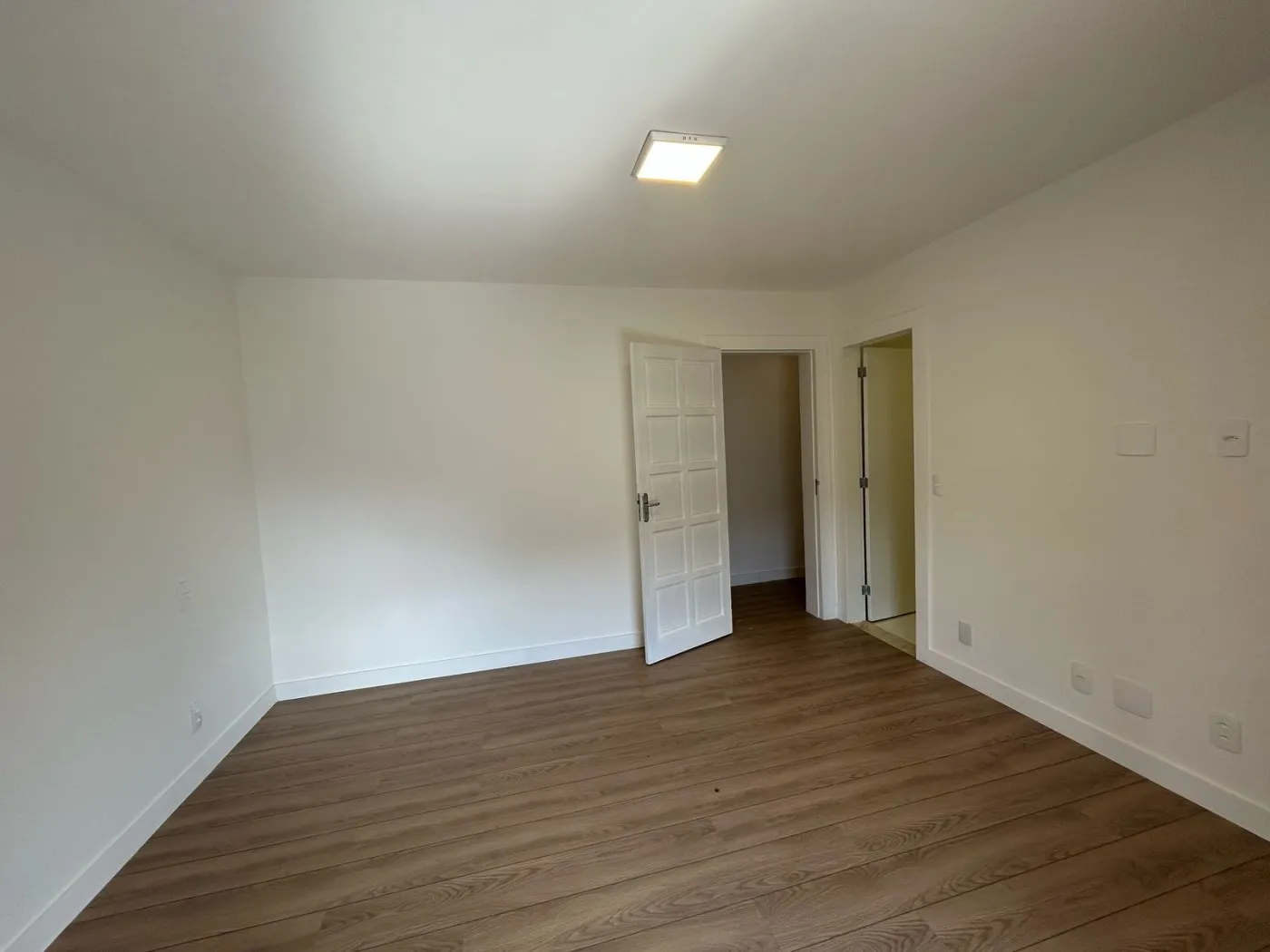 Imagem Casa em Condomínio para Venda em Petrópolis / RJ no bairro Cuiabá