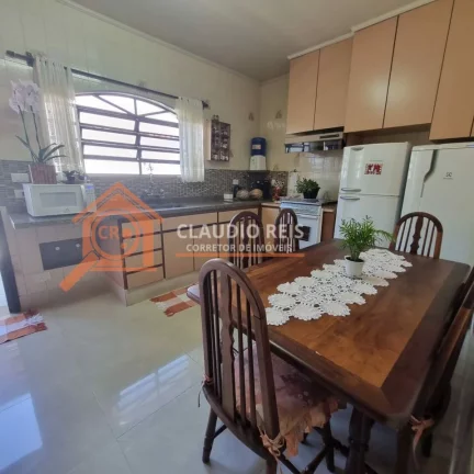 Imagem Sobrado com 3 Quartos à venda, 195m² - Campo Grande