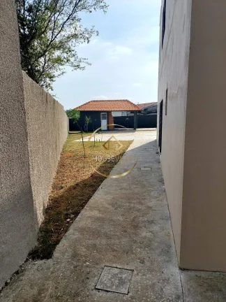 Imagem Casa Sobrado 3 dormitórios ( 1 suíte), com quintal, 2 vagas, Sjc.