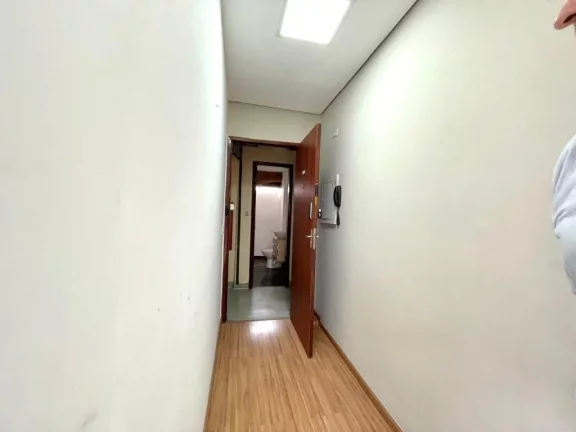 Imagem Oportunidade única: Sala Comercial à Venda em Pinheiros, São Paulo-SP com 1 Sala, 1 Banheiro e 25,70m² de Área.