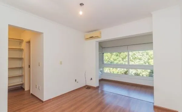 Imagem Casa em Condomínio em Ipanema de 3 dormitórios e 2 vagas DESOCUPADA