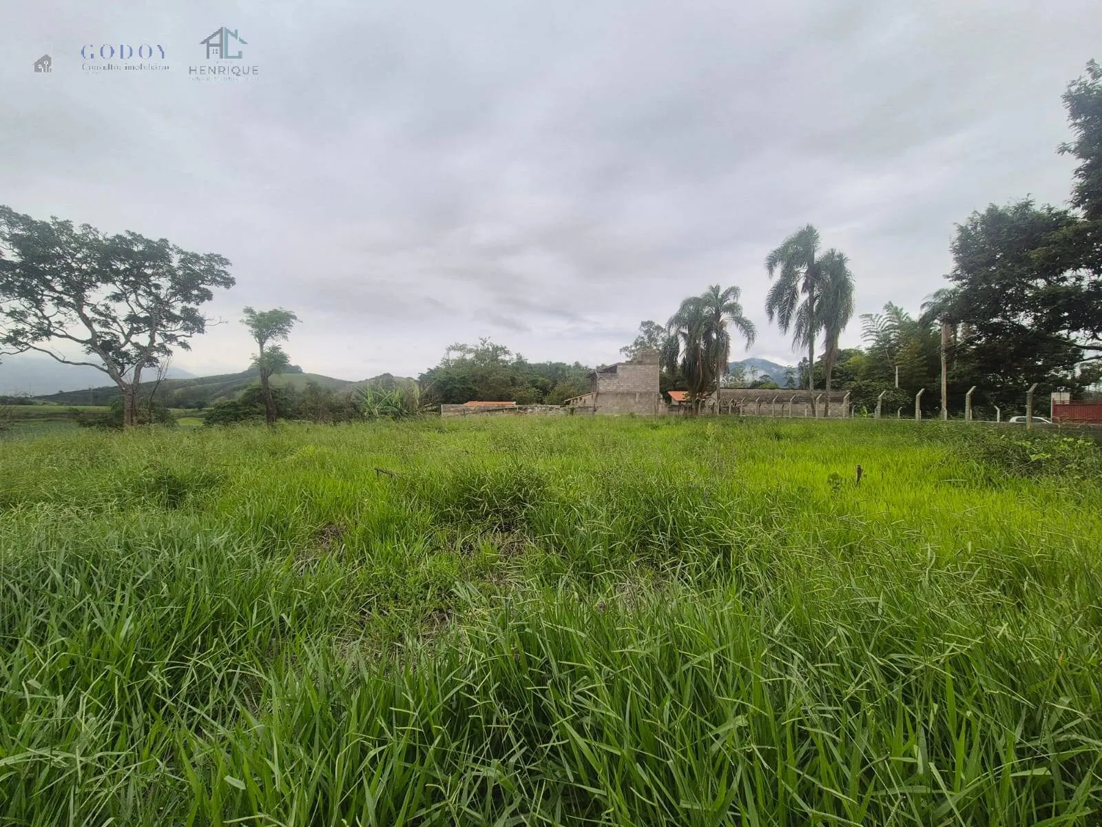 Imagem Terreno Exclusivo de 5.242,97 m² com Vista para a Serra: O Cenário Perfeito