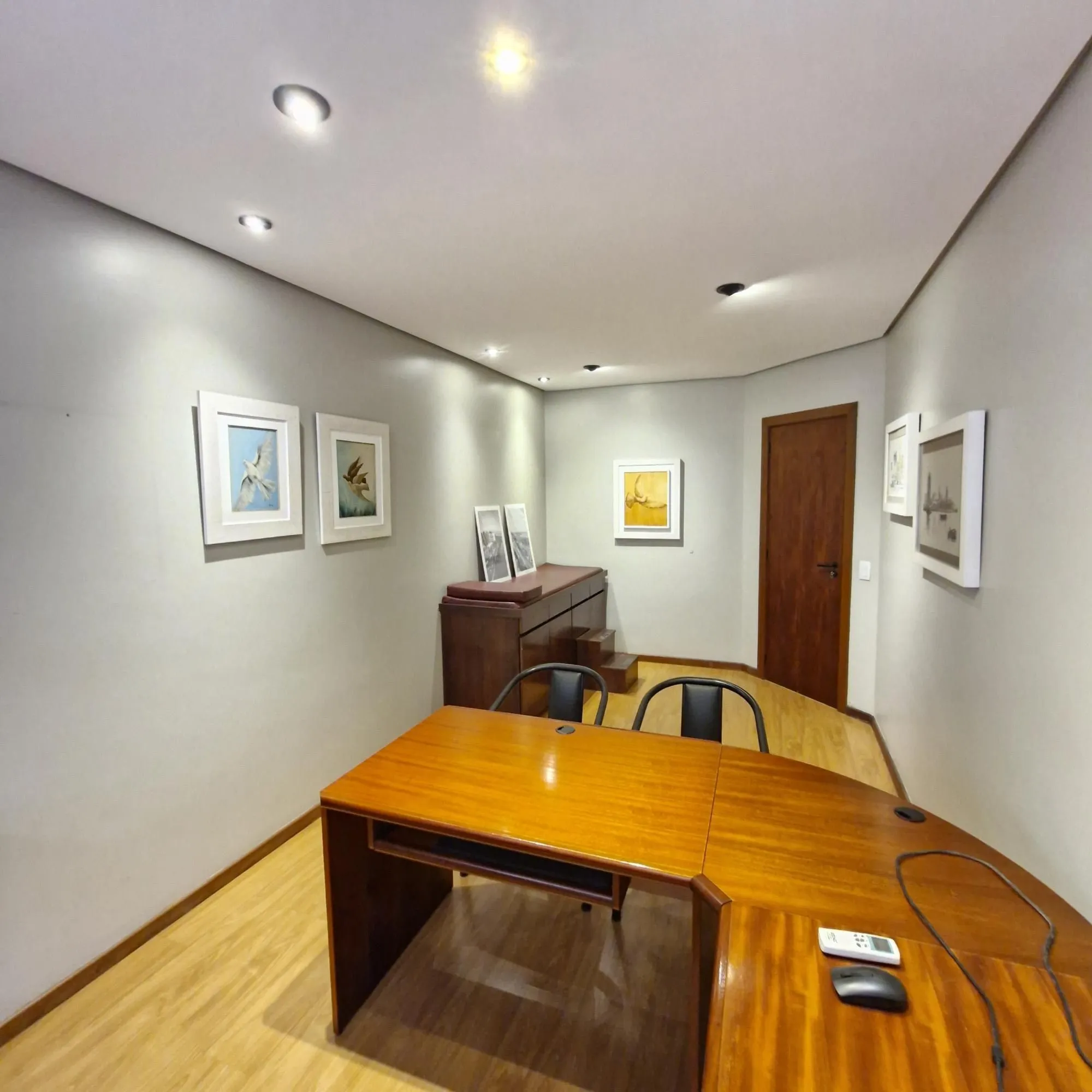 Imagem Excelente sala comercial na Rua Cel. Bordini, Auxiliadora, Porto Alegre.