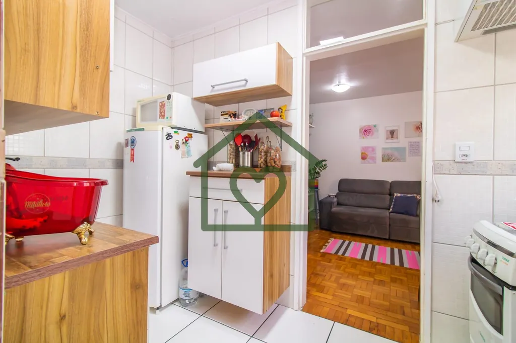 Imagem No Bairro Rio Branco , Apartamento de 02 dormitórios na Rua Vasco da Gama, próximo ao Zaffari Cabr...