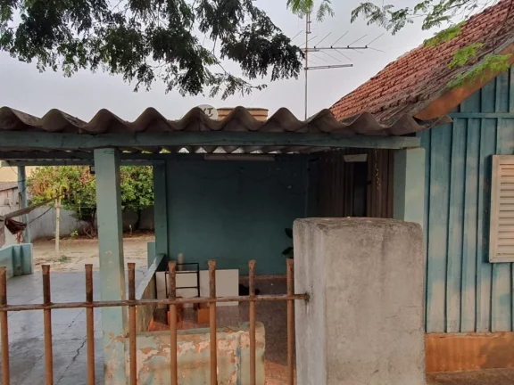 Foto do imóvel Casa de madeira a VENDA, Vila Giunta em Rua Ângelo de Moraes