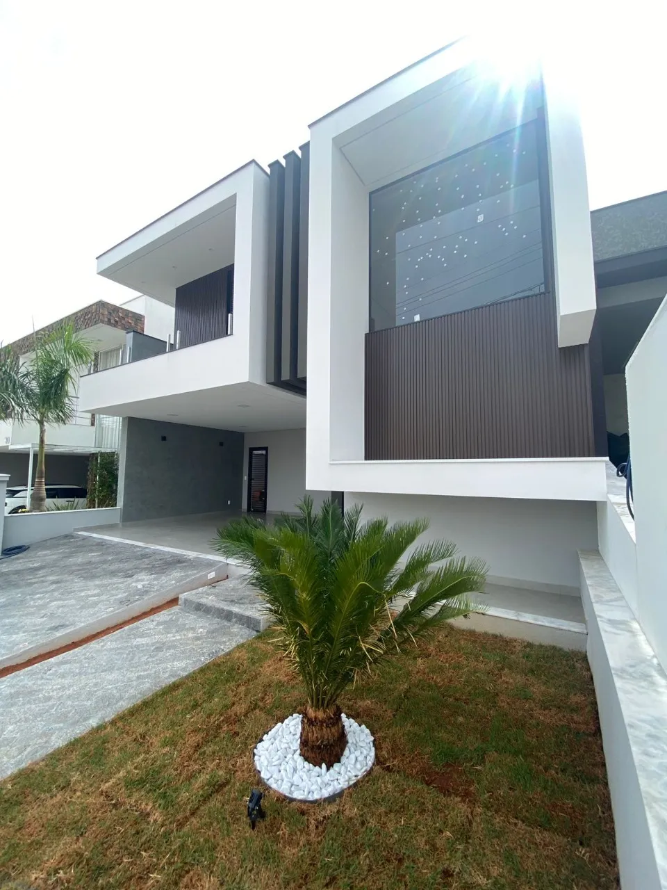 Imagem Casa de alto padrão no Parque Ibiti Reserva em Sorocaba-SP: 3 quartos, 3 suítes, 3 salas, 5 banheiros e 4 vagas.