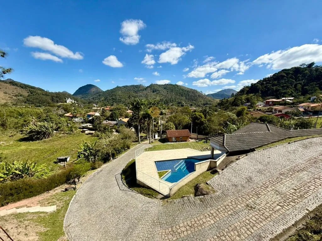 Imagem Casa em Condomínio para Venda em Teresópolis / RJ no bairro Vargem Grande