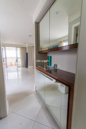 Imagem Apartamento à venda em Moema, com 3 suítes, 2 salas, 5 banheiros, 3 vagas de garagem, 124m².