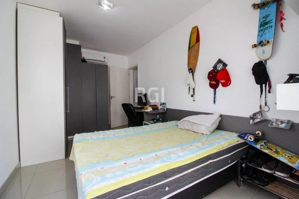 Imagem Casa para Venda - 300m², 3 dormitórios, sendo 1 suites, 4 vagas - Teresópolis