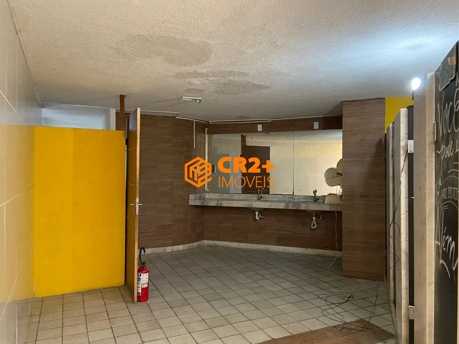 Imagem Vendo Casa de esquina em Piedade, Térreo + 1 andar, 702 metros