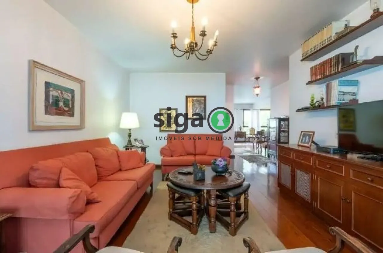 Imagem Casa Alto Padrão no Real Parque de 4 Quartos com 8 Vagas - 450m² à Venda.