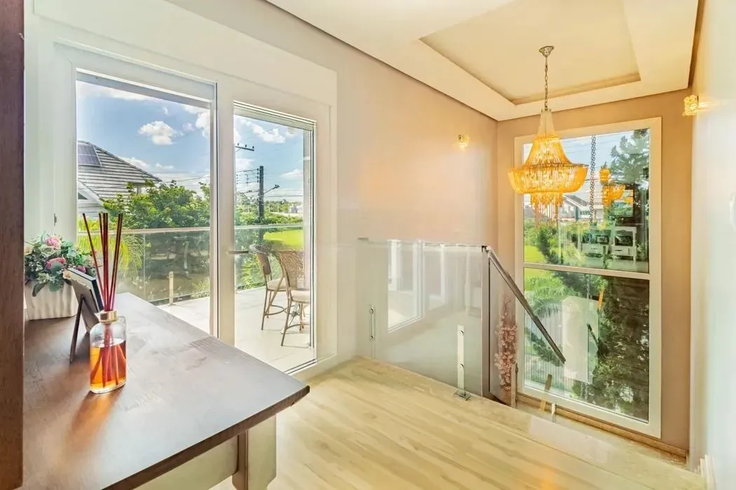 Imagem Casa térrea com 3 dormitórios, suíte e 2 vagas.