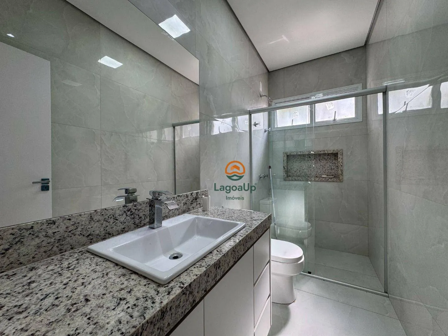 Imagem Casa com 4 dormitórios à venda, 214 m² por R$ 1.290.000,00 - Condomínio Residencial Pequi - Lagoa Santa/MG