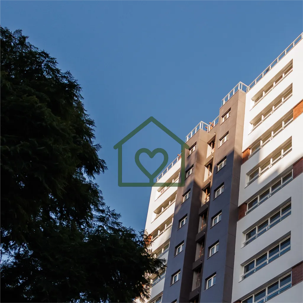 Imagem Formas simétricas, fachadas revestidas com pastilhas, living e dormitórios com vidros duplos e um ...