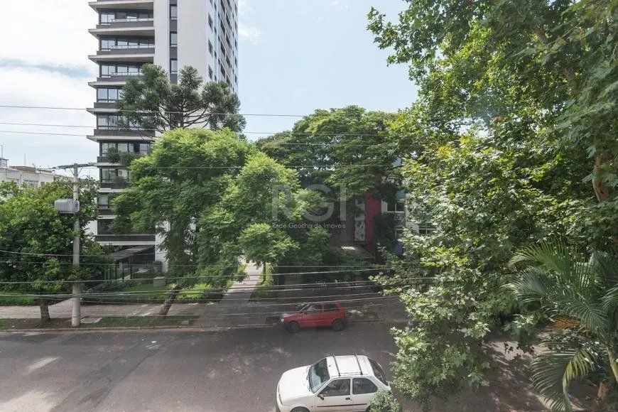 Imagem Cobertura para Venda - 180m², 3 dormitórios, sendo 1 suites, 1 vaga - Petrópolis