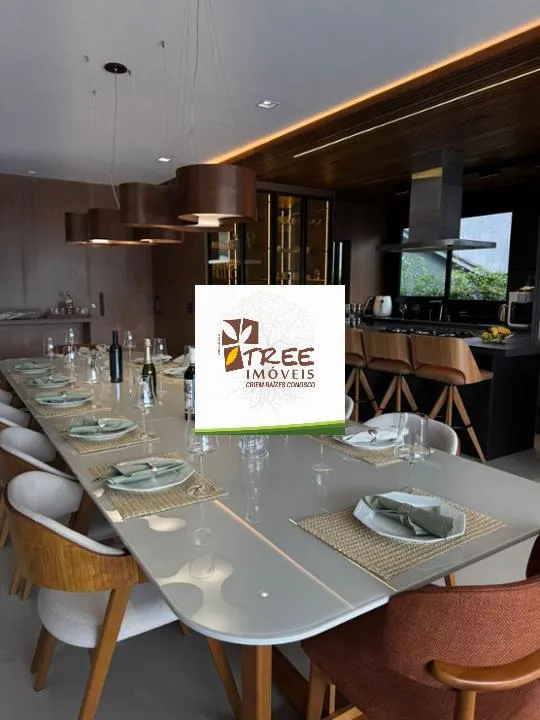 Imagem VENDA DE SOBRADO NO IBIRAPITANGA, EM SANTA ISABEL/SP, 375m² com 4 suítes, cozinha completa, piscina, jacuzzi, área gourmet e 6 vagas. CONSULTE-NOS.