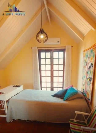 Imagem CASA TÉRREA ESTILO NORMANDO, 4 SUÍTES, TERRENO 1.107m², COND. NA GRANJA