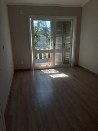 Imagem CASA ALTO PADRÃO no Recanto de Portugal, Impecavel, amplo pátio com acesso para carro