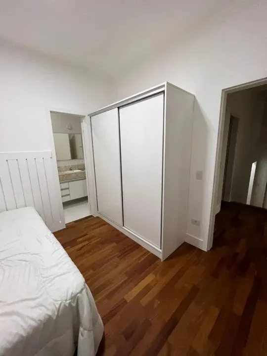 Imagem Casa de Alto Padrão no Condomínio Valville - 3 Suítes, Vista Panorâmica e Lazer Completo!