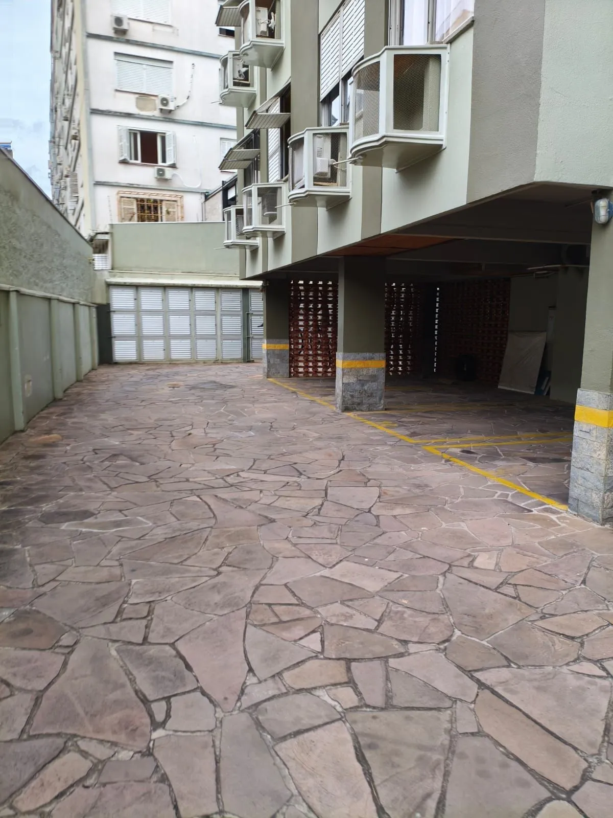 Imagem Oportunidade 2D, 2 Banheiros - Cidade Baixa - Porto Alegre - Preço Atrativo