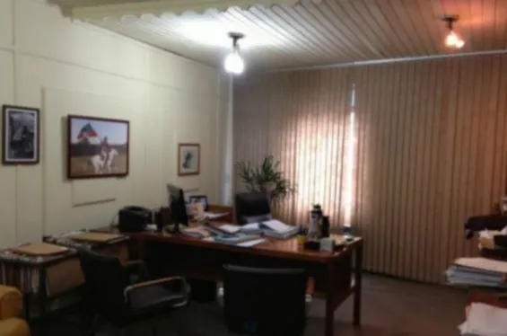 Imagem Prédio Comercial em Cidade Baixa