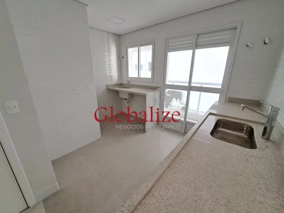 Imagem Apartamento à venda com 82m², 2 suites, varanda com Grill, piscina, vaga demarcada por R$875.000,00 na Ponta da Praia em Santos