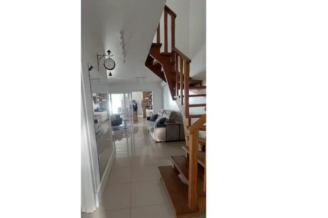Imagem Casa em Condomínio para venda no bairro Agronomia em Porto Alegre