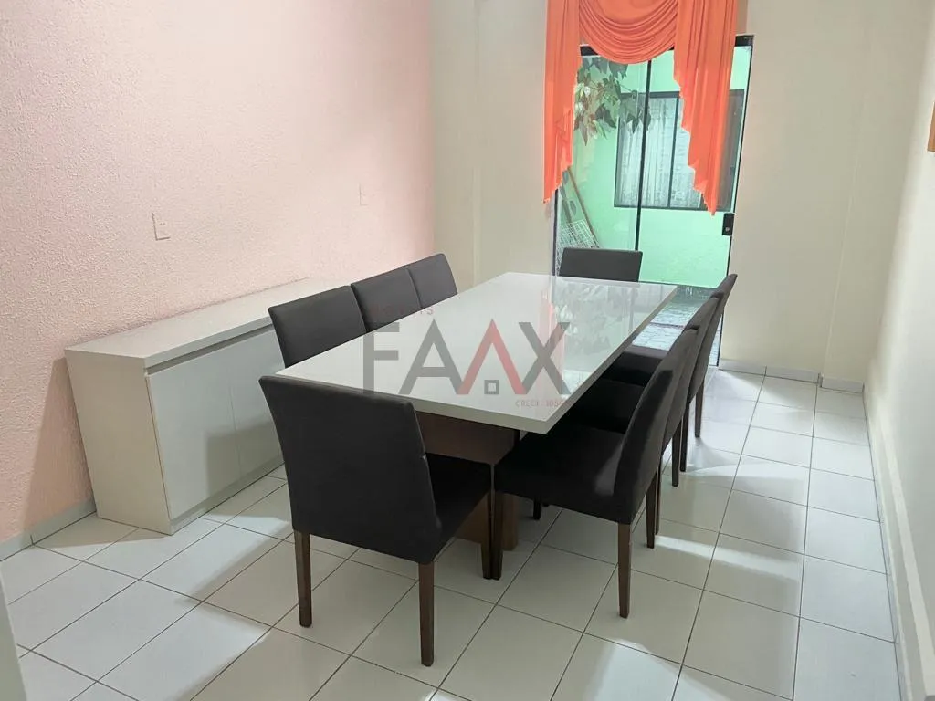 Imagem Excelente Casa à venda próximo à Praça da Ucrânia, TRIANON, GUARAPUAVA-PR