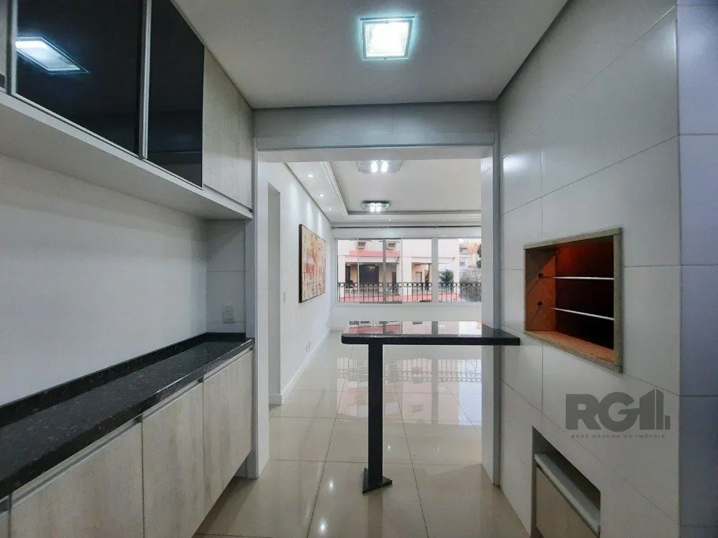 Imagem Vende-se apartamento impecável 2 quartos com suíte, 2 vagas cobertas, próximo da PUCRS - 80m² - Jardim Botânico