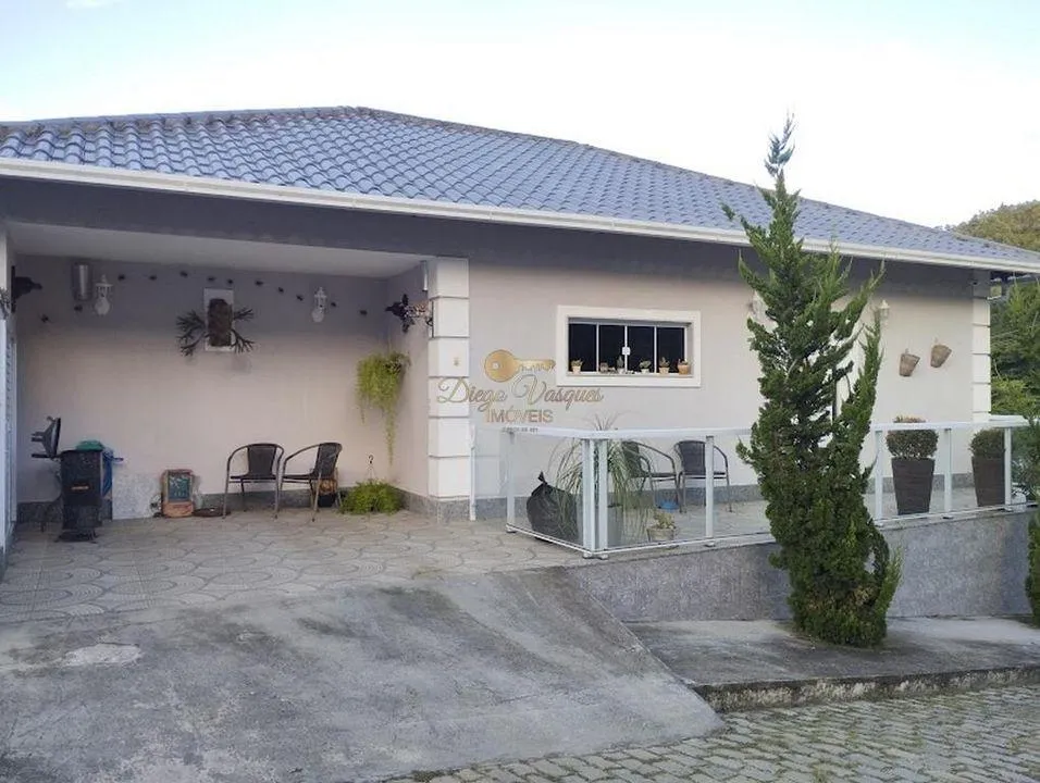 Imagem Casa em Condomínio para Venda em Teresópolis / RJ no bairro Albuquerque