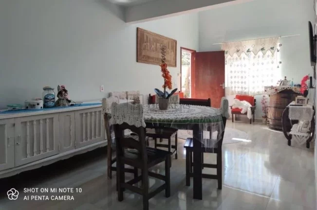 Imagem Casa com kitnet agregada em Balneário Camboriú.