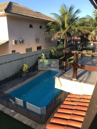 Imagem Casa de Luxo em Condomínio na Taquara, Rio de Janeiro - 5 Quartos, 5 Suítes, 430m² - Imperdível!