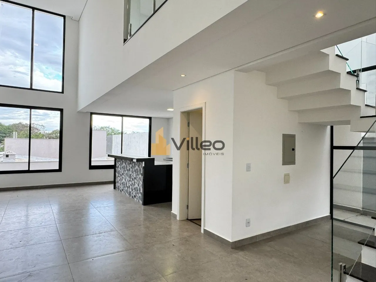 Imagem Descubra uma residência que redefine o conceito de morar bem. Esta casa térrea de 206 m², localiz...
