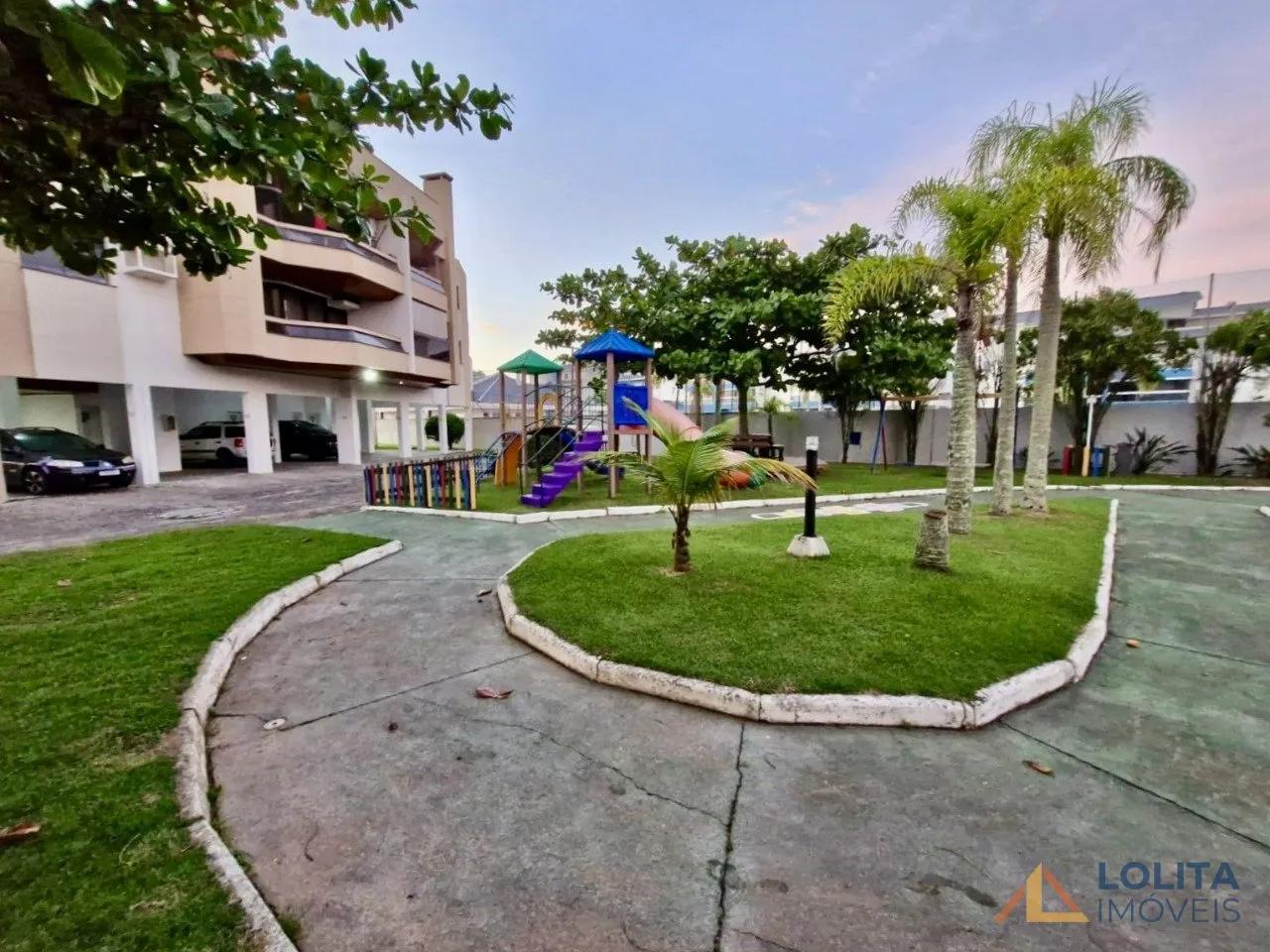 Imagem Apartamento à Venda no Ingleses do Rio Vermelho, 3 quartos e 2 vagas de garagem