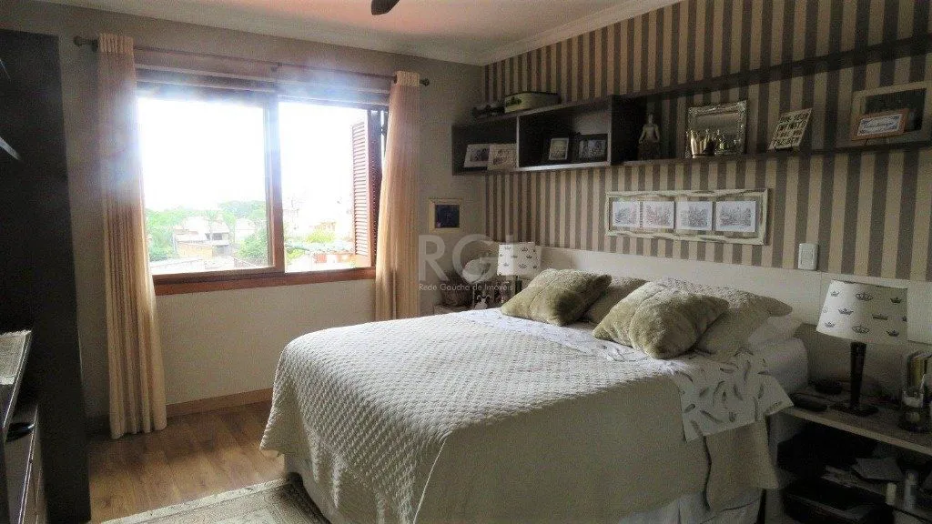 Imagem Casa Condominio para Venda - 404.59m², 3 dormitórios, sendo 1 suites, 2 vagas - Cristal