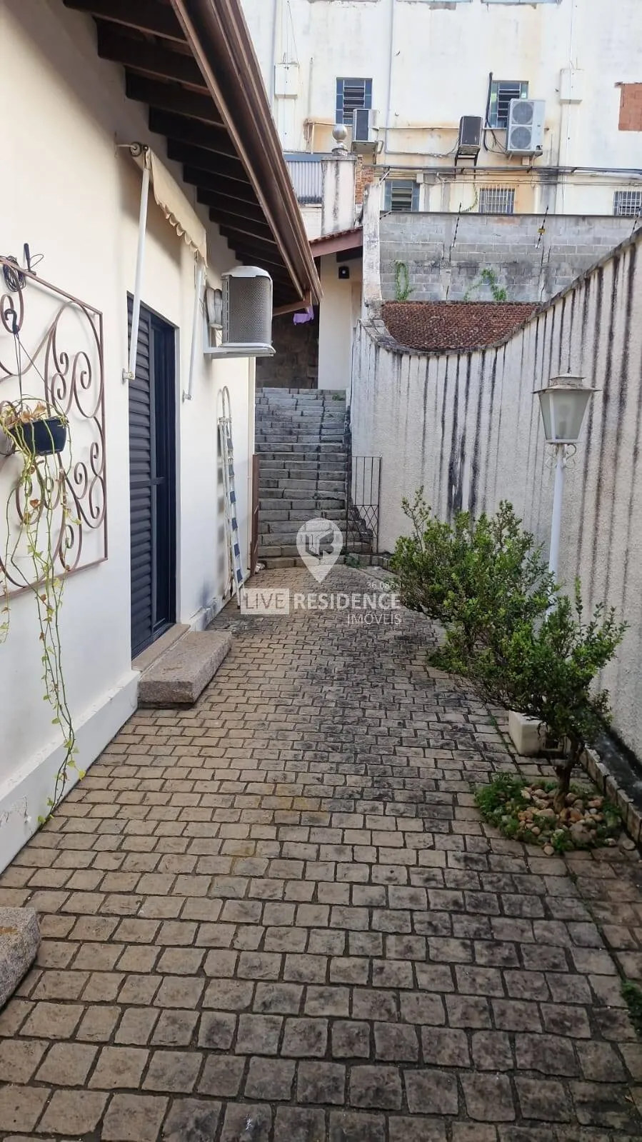 Imagem Vende-se Casa no Centro da cidade de Itatiba SP com terreno 250m²