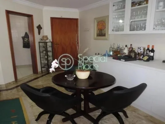 Imagem Apartamento aconchegante, bem amplo, reformado, pronto para morar, 134 metros, 4 dormitÃ³rios, 1 suÃ...