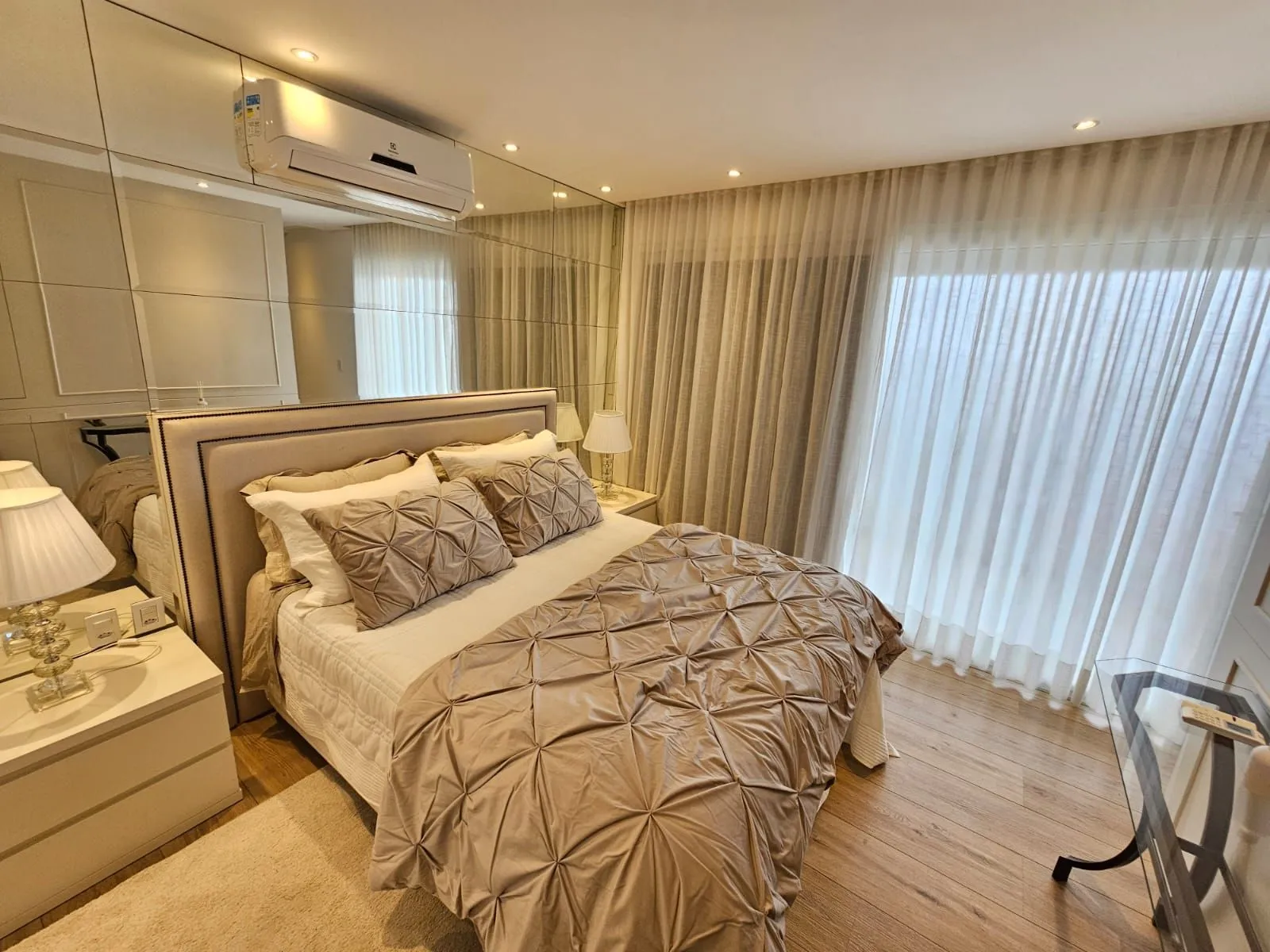 Imagem Casa mobiliada e decorada em Condomínio fechado