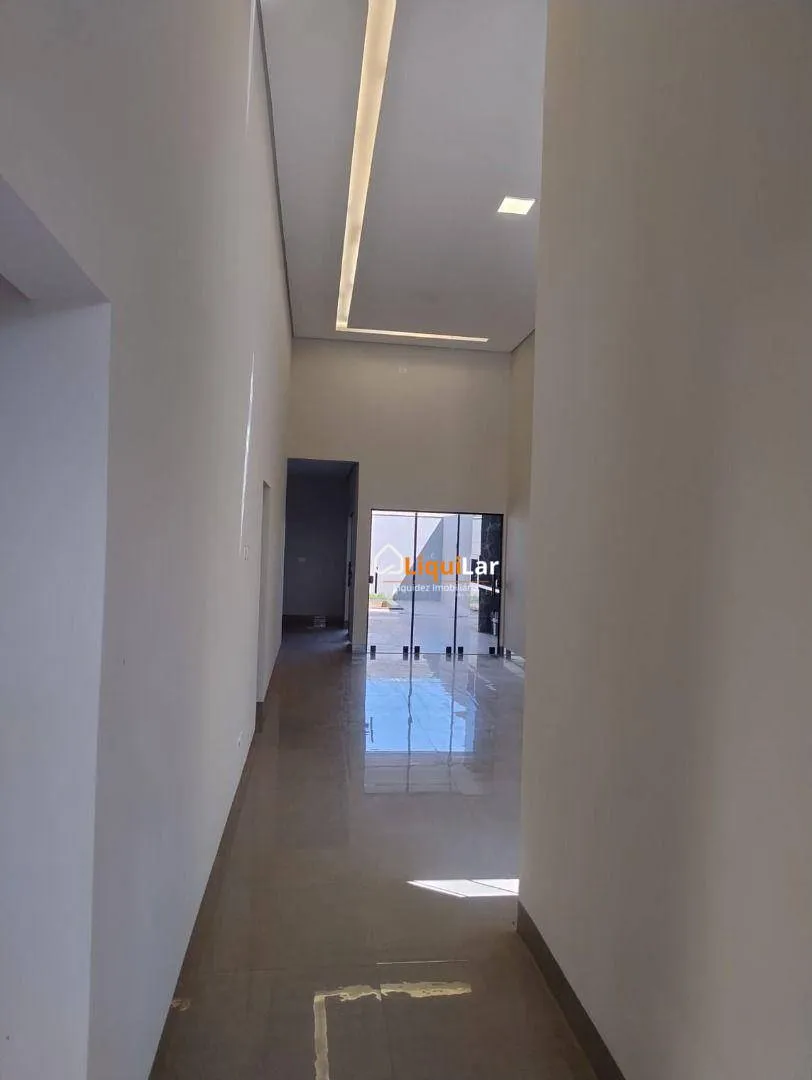 Imagem Casa Térrea à Venda no Rita Vieira com Piscina, Pé-Direito Duplo, Suíte e Área Gourmet