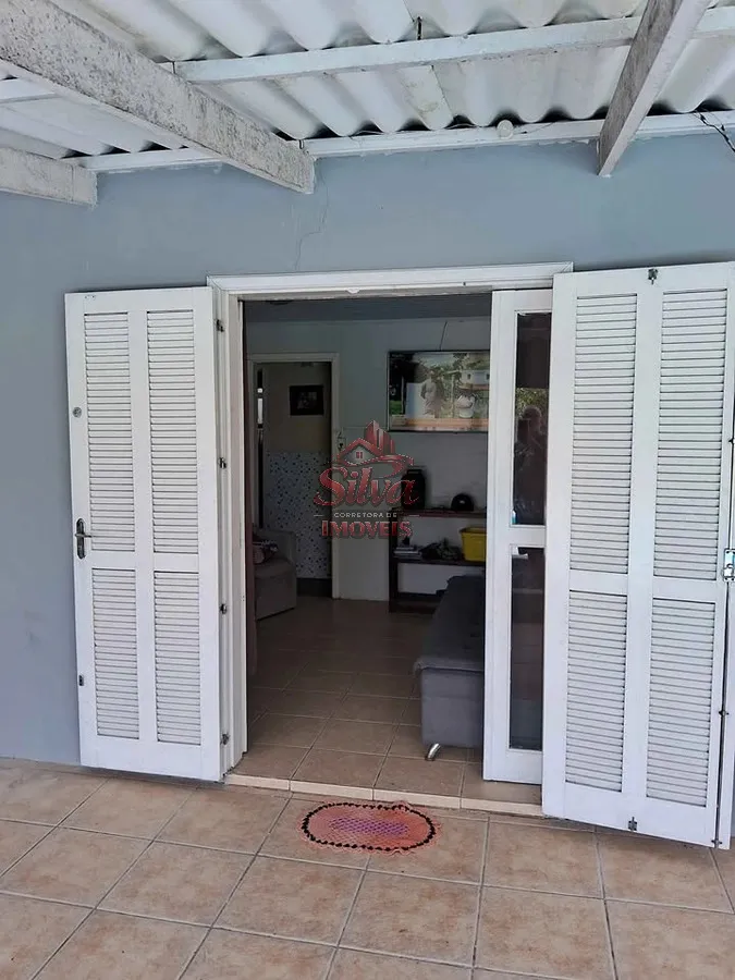 Imagem Casa 3 dormitórios com piscina a 300m do mar