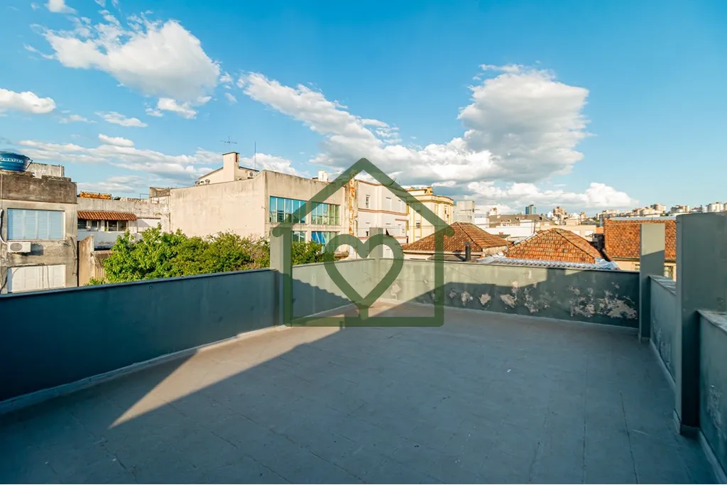 Imagem Apresento um excelente imóvel comercial e residencial localizado na Av. Pará, a apenas meia quadra...