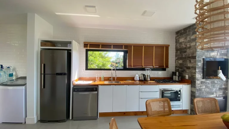 Imagem Imperdível oportunidade: Casa à venda em Garopaba-SC, bairro Morrinhos, 4 quartos, 2 suítes, 2 salas, 3 banheiros, 2 vagas, 187,50m²!