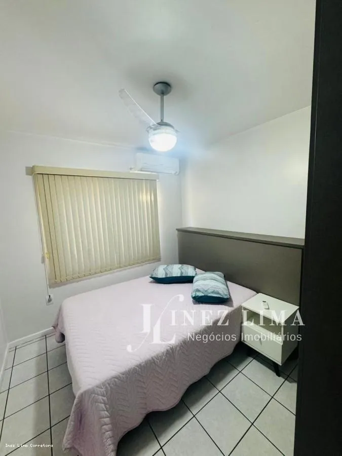 Imagem Aluguel por Diária para Temporada em Itapema, Meia Praia, 3 dormitórios, 1 suíte, 2 banheiros, 1 vaga