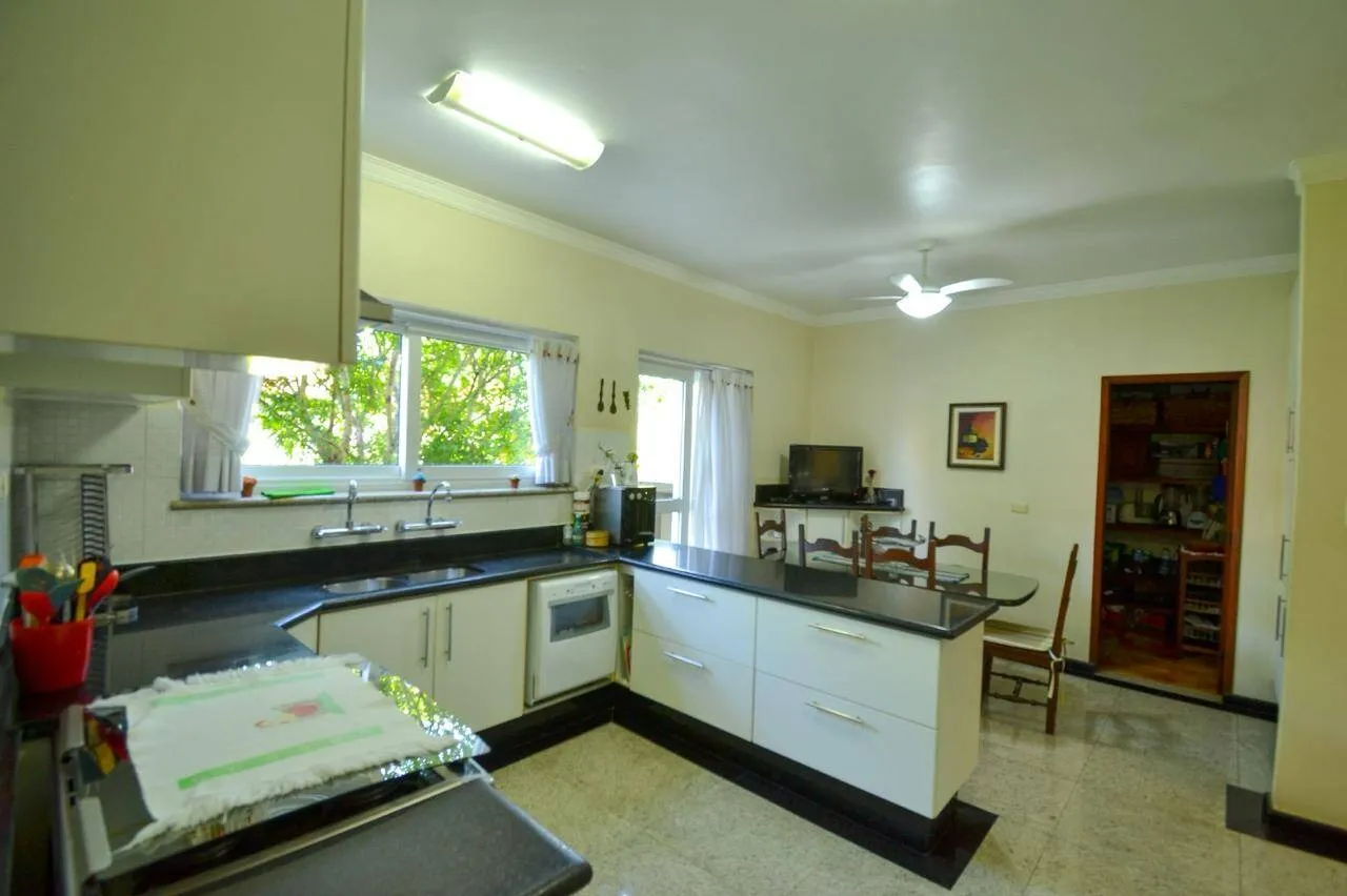 Imagem Luxuosa Casa com 4 Suítes à Venda em Alphaville - Santana de Parnaíba/SP