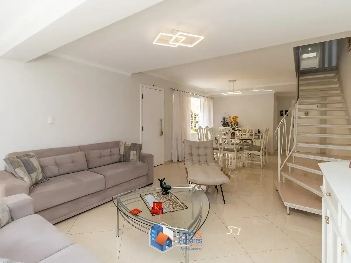 Imagem Casa para venda em Água Fria com 4 quartos, sendo 3 suítes, 243m²
