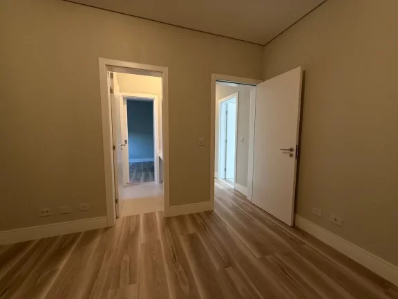 Imagem Casa em Condomínio com 4 quartos em Santa Felicidade