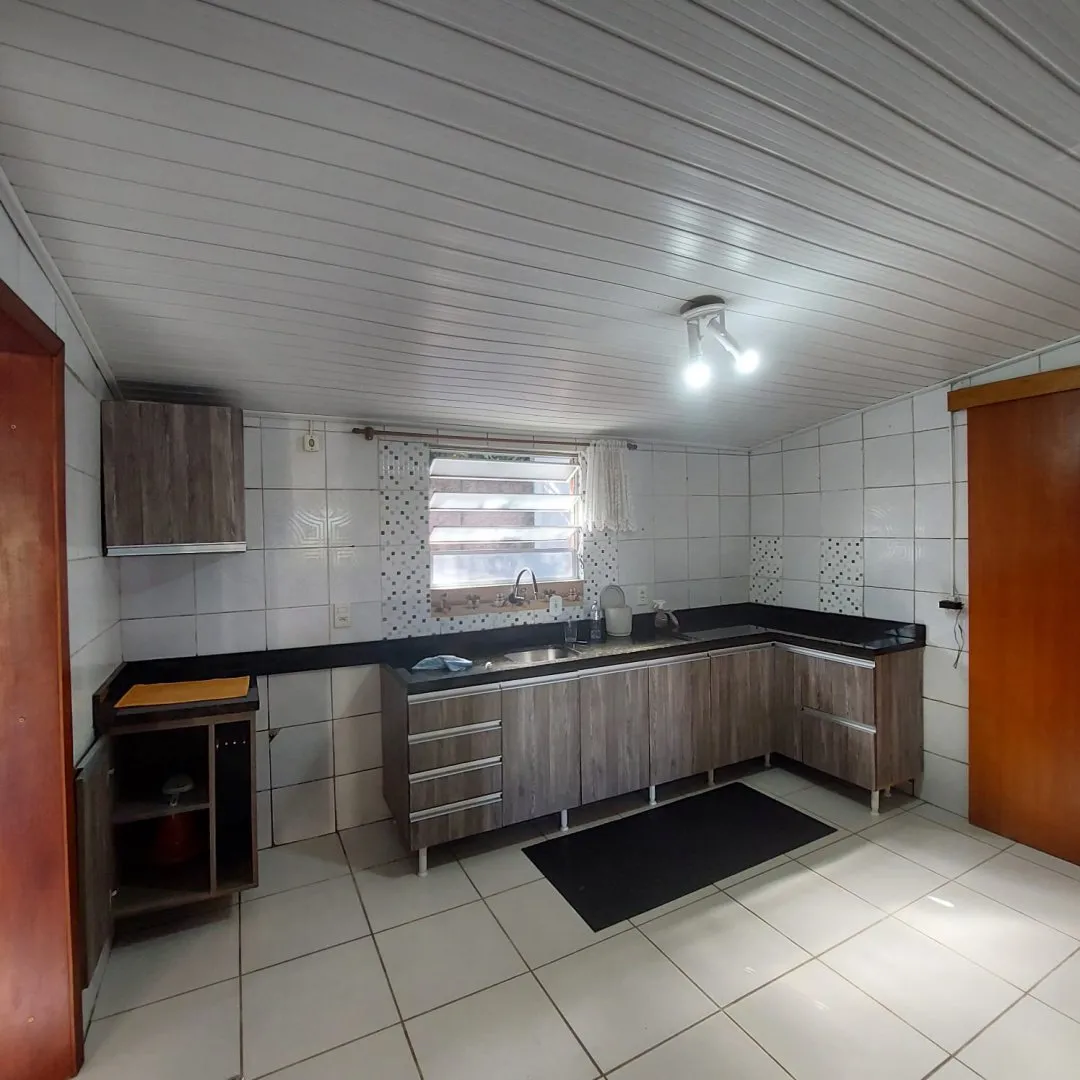 Imagem Casa com Piscina à Venda em Santo Onofre, Viamão