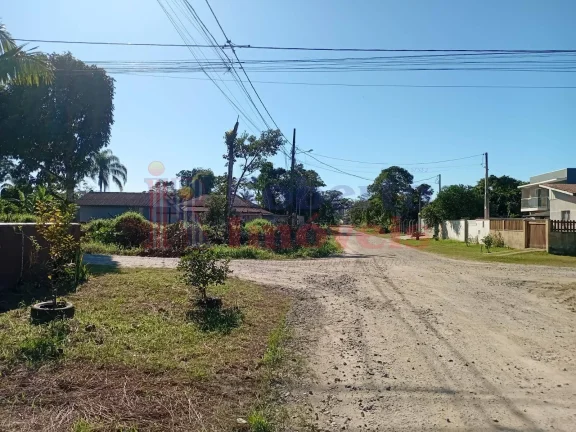 Imagem OPORTUNIDADE IMPERDÍVEL! CASA DE ESQUINA GEMINADA PRONTA PARA MORAR !