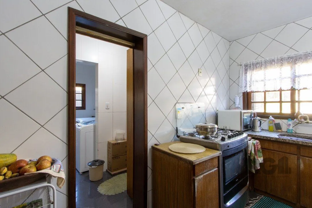 Imagem Casa para Venda - 300m², 3 dormitórios, sendo 1 suites, 4 vagas - Tristeza