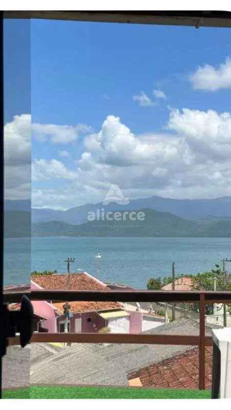 Imagem Casa à venda com 3 quartos , 200m² em Ribeirão da Ilha Florianópolis